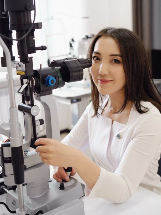 Офтальмохирург Буркутбекова Мунара Алмазбековна